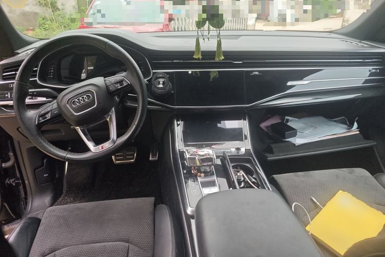 Used Audi Q8 2021 55 TFSI Prestige Dynamic Edition Center Console