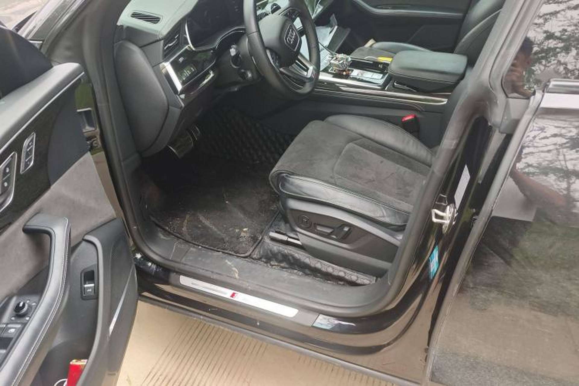 Used Audi Q8 2021 55 TFSI Prestige Dynamic Edition Driver Seat