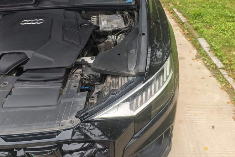 Used Audi Q8 2021 55 TFSI Prestige Dynamic Edition Engine Bay Left