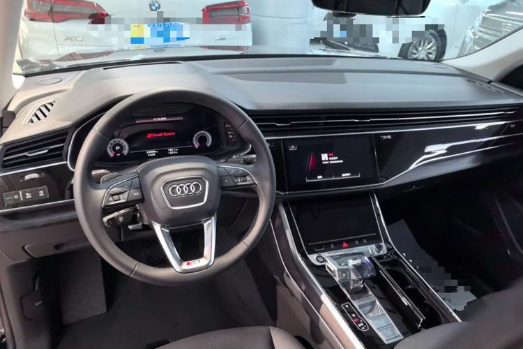 Used Audi Q8 2022 55 TFSI Luxury Dynamic Edition Interior 3