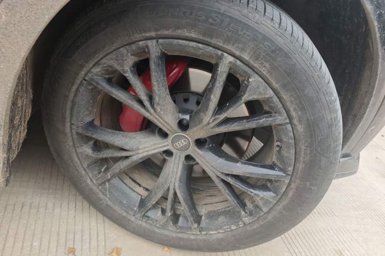 Used Audi Q8 2021 55 TFSI Prestige Dynamic Edition Right Front Wheel Hub