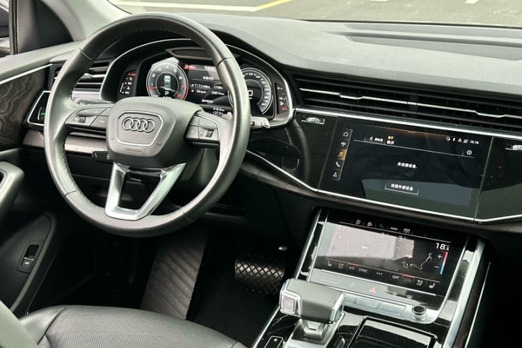 Used Audi Q8 2021 55 TFSI Luxury Dynamic Edition Interior 12