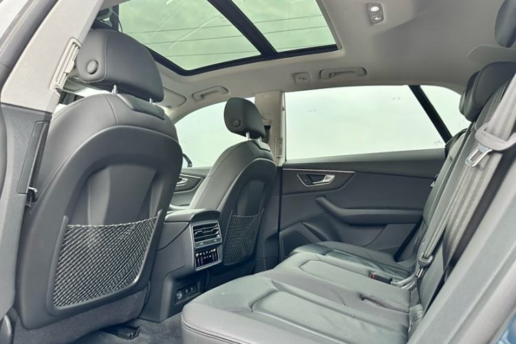 Used Audi Q8 2021 55 TFSI Luxury Dynamic Edition Interior 4