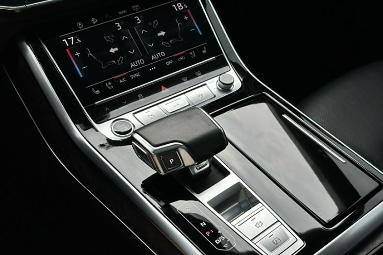 Used Audi Q8 2021 55 TFSI Luxury Dynamic Edition Interior 8
