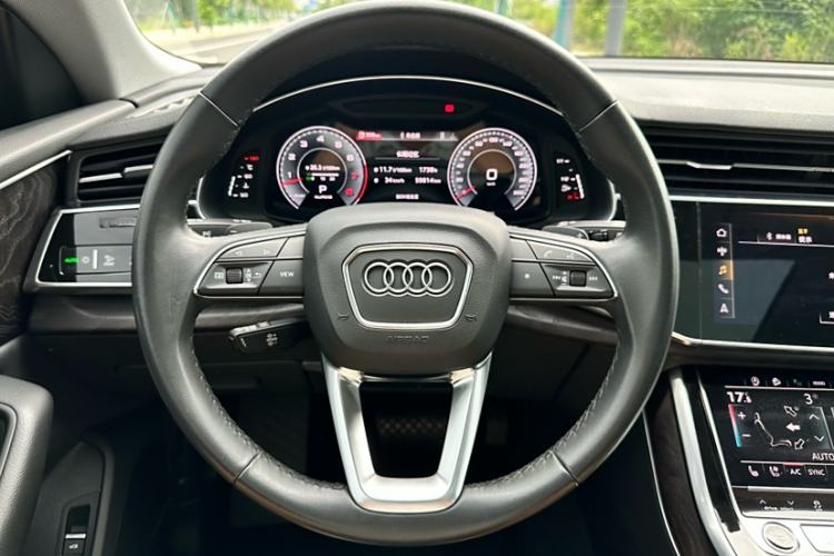 Used Audi Q8 2021 55 TFSI Luxury Dynamic Edition Steering Wheel