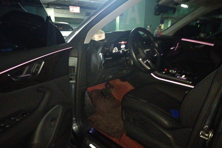 Used Audi Q8 2021 55 TFSI Luxury Dynamic Edition Driver Seat