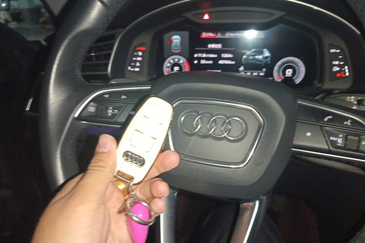 Used Audi Q8 2021 55 TFSI Luxury Dynamic Edition Vehicle Key