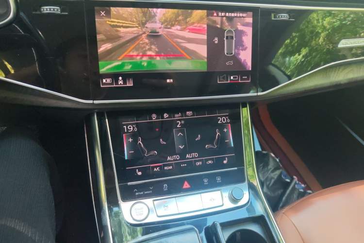 Used Audi Q8 2019 55 TFSI Luxury Dynamic Model Audio And AC Panel