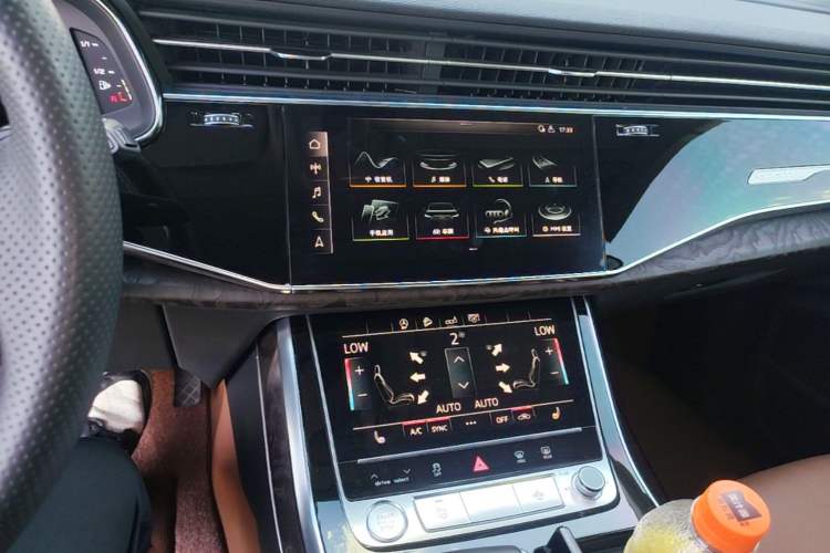 Used Audi Q8 2019 55 TFSI Luxury Dynamic Model Audio And AC Panel