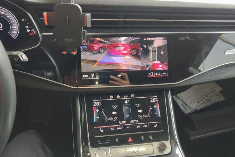 Used Audi Q8 2019 55 TFSI Luxury Dynamic Model Audio And AC Panel
