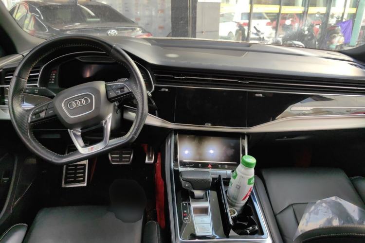 Used Audi Q8 2019 55 TFSI Ultimate Limited Edition Center Console