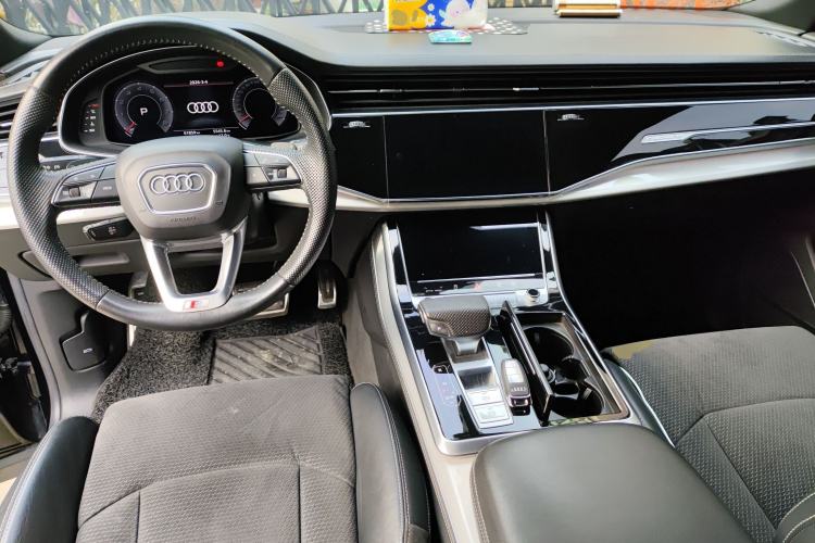 Used Audi Q8 2019 55 TFSI Prestige Dynamic Edition Center Console