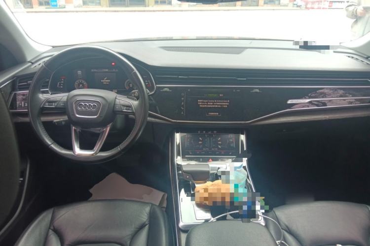 Used Audi Q8 2019 45 TFSI Luxury Prestige Edition Center Console