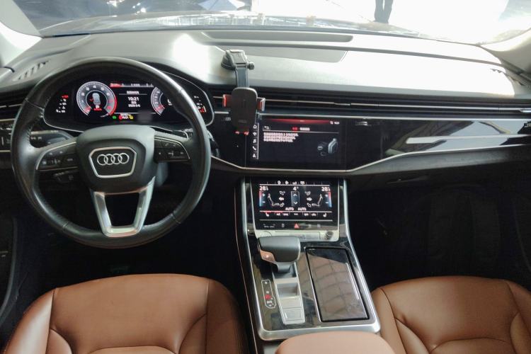 Used Audi Q8 2019 55 TFSI Luxury Dynamic Model Center Console