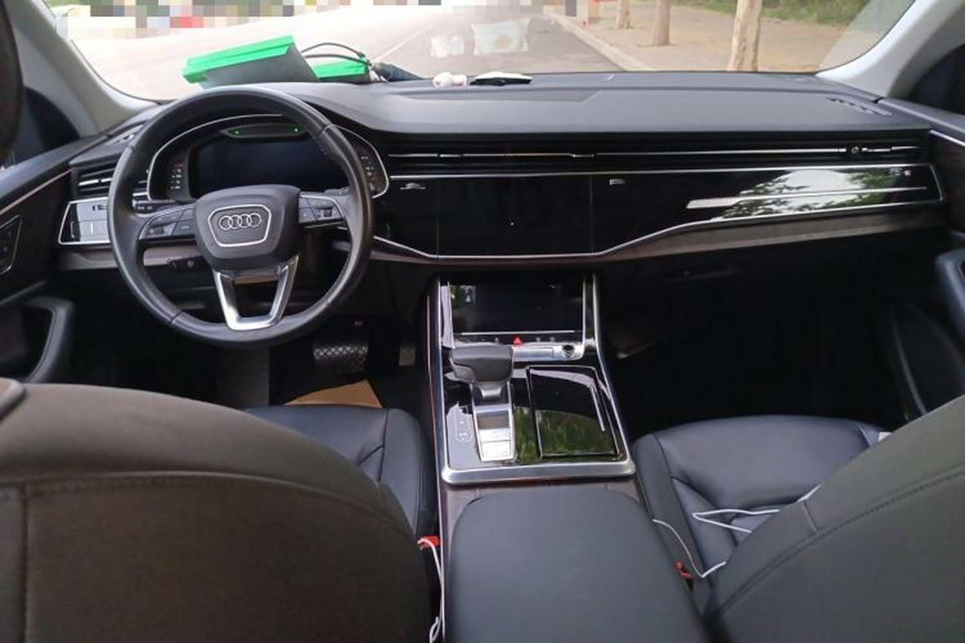 Used Audi Q8 2019 55 TFSI Luxury Dynamic Model Center Console