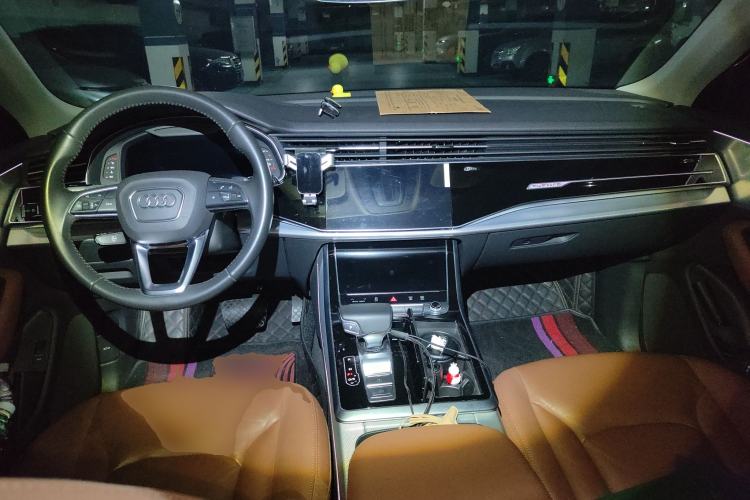 Used Audi Q8 2019 45 TFSI Luxury Prestige Edition Center Console