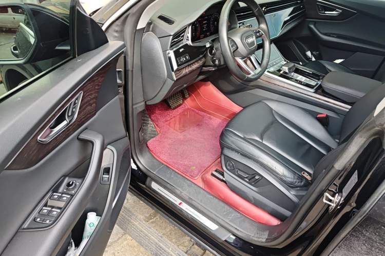 Used Audi Q8 2019 55 TFSI Luxury Dynamic Model Driver Seat