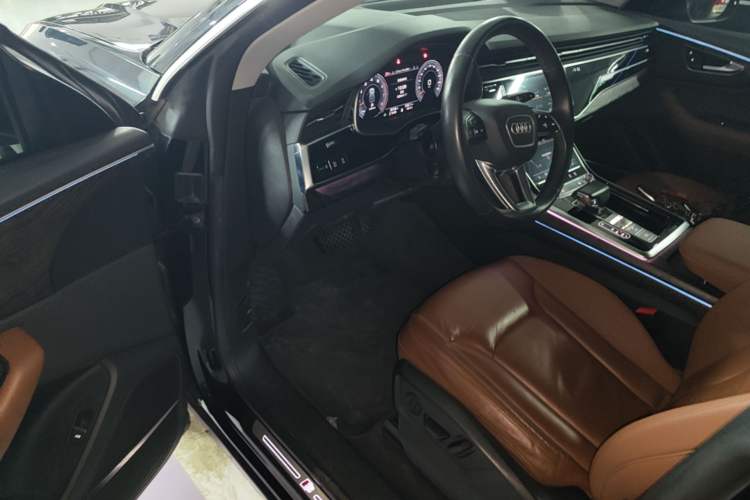 Used Audi Q8 2019 55 TFSI Luxury Dynamic Model Driver Seat