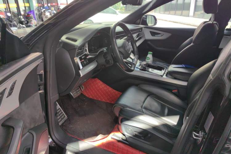 Used Audi Q8 2019 55 TFSI Ultimate Limited Edition Driver Seat