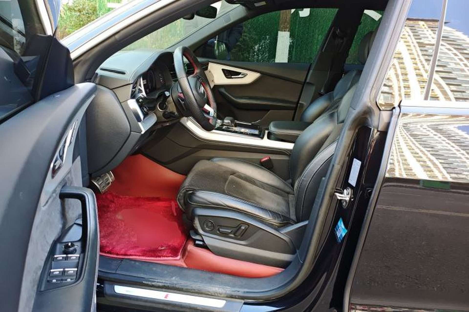 Used Audi Q8 2019 55 TFSI Prestige Dynamic Edition Driver Seat