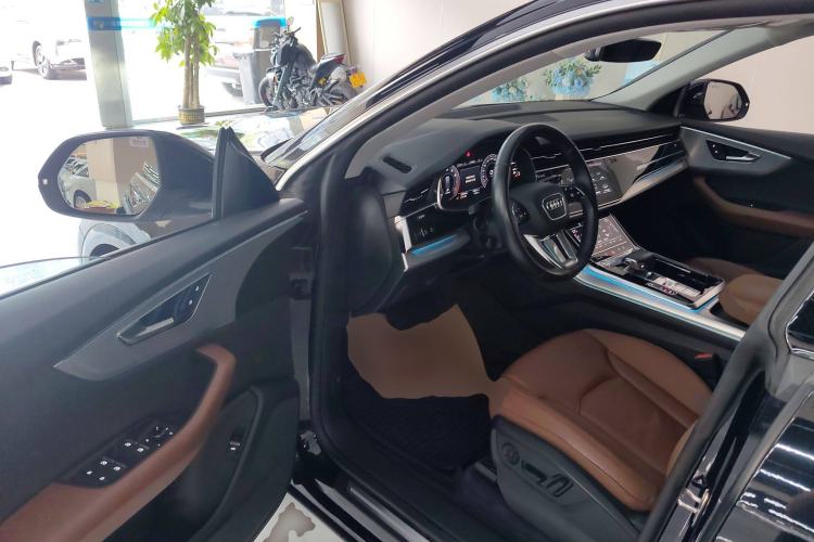Used Audi Q8 2019 45 TFSI Luxury Prestige Edition Driver Seat