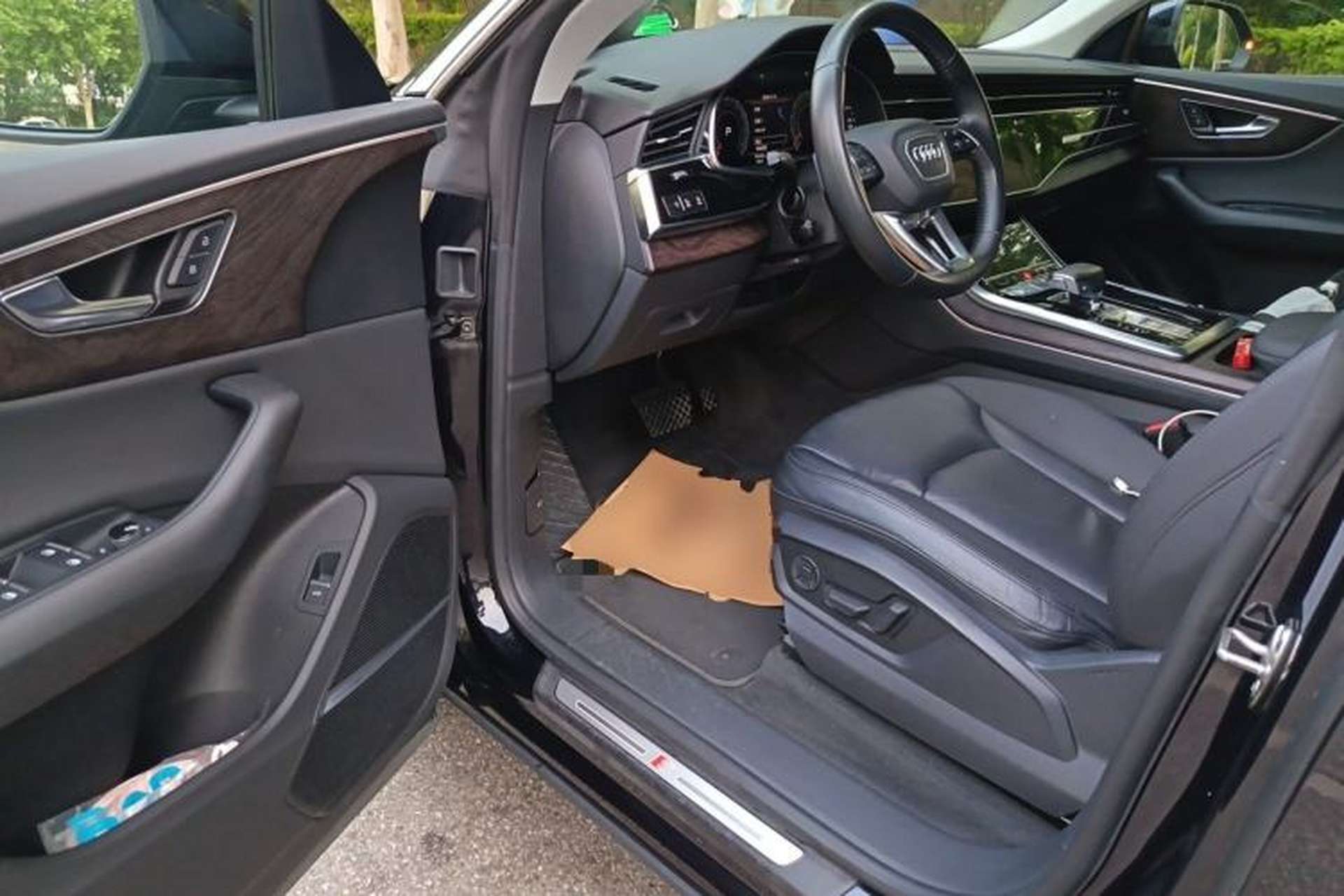 Used Audi Q8 2019 55 TFSI Luxury Dynamic Model Driver Seat