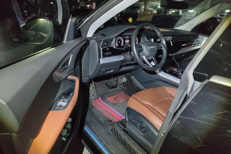 Used Audi Q8 2019 45 TFSI Luxury Prestige Edition Driver Seat
