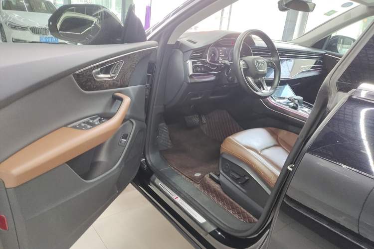 Used Audi Q8 2019 55 TFSI Luxury Dynamic Model Driver Seat