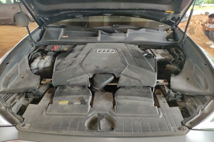 Used Audi Q8 2019 55 TFSI Luxury Dynamic Model Engine Bay