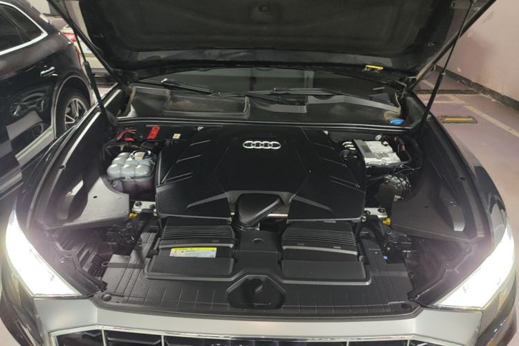 Used Audi Q8 2019 55 TFSI Luxury Dynamic Model Engine Bay