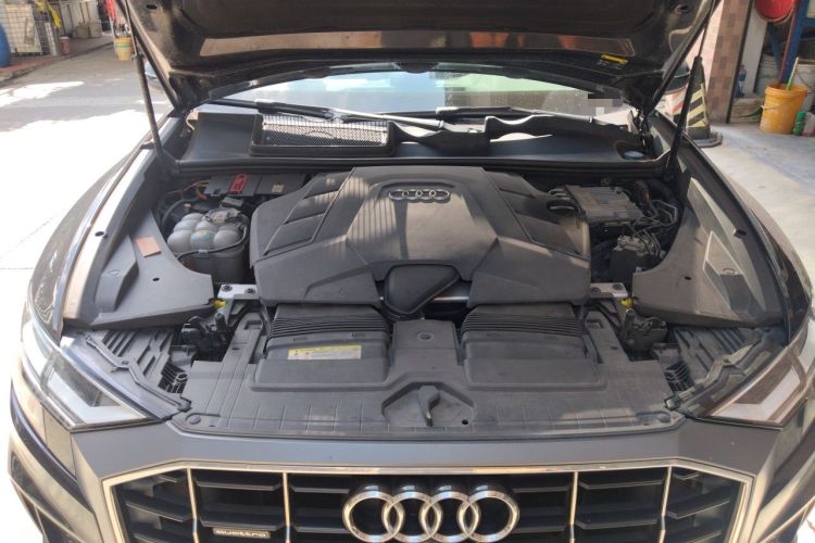 Used Audi Q8 2019 55 TFSI Luxury Dynamic Model Engine Bay