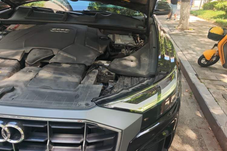 Used Audi Q8 2019 55 TFSI Luxury Dynamic Model Engine Bay Left