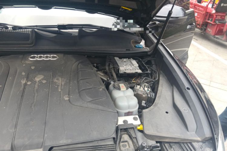 Used Audi Q8 2019 45 TFSI Luxury Prestige Edition Engine Bay Left