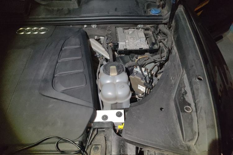Used Audi Q8 2019 45 TFSI Luxury Prestige Edition Engine Bay Left