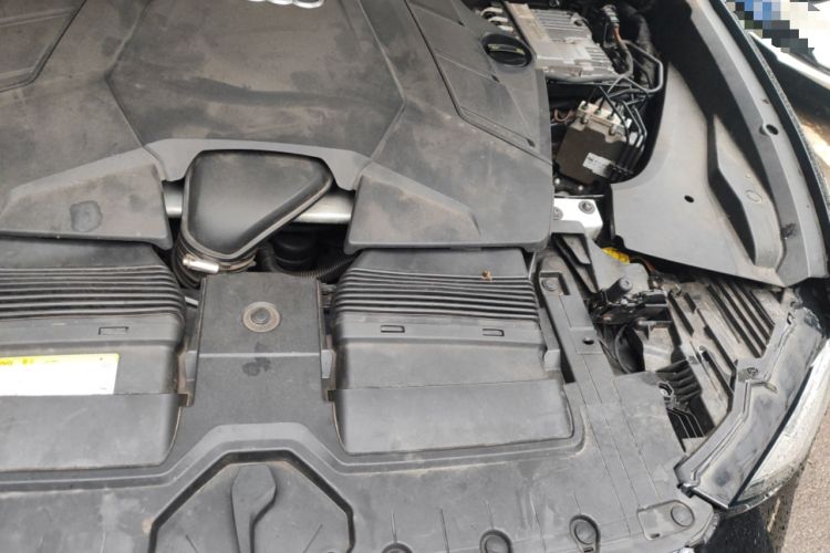 Used Audi Q8 2019 55 TFSI Prestige Dynamic Edition Engine Bay Left