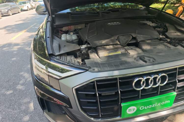 Used Audi Q8 2019 55 TFSI Luxury Dynamic Model Engine Bay Right