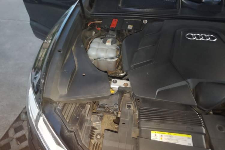 Used Audi Q8 2019 55 TFSI Prestige Dynamic Edition Engine Bay Right