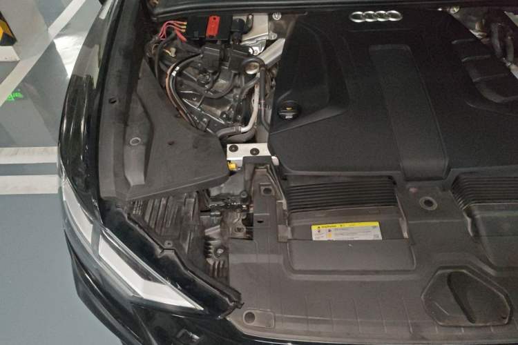 Used Audi Q8 2019 45 TFSI Luxury Prestige Edition Engine Bay Right
