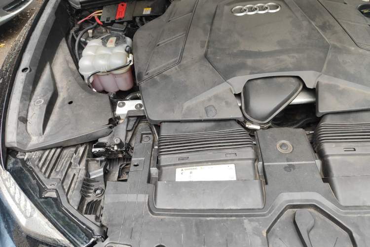Used Audi Q8 2019 55 TFSI Prestige Dynamic Edition Engine Bay Right