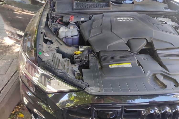 Used Audi Q8  Engine Bay Right