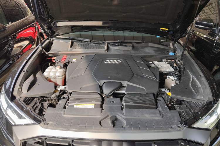 Used Audi Q8 2019 55 TFSI Luxury Dynamic Model Engine Bay