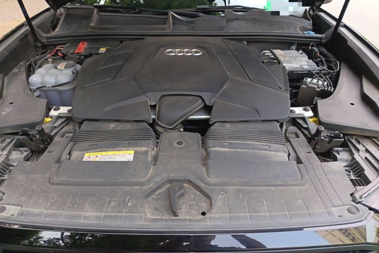 Used Audi Q8 2019 55 TFSI Luxury Dynamic Model Engine Bay
