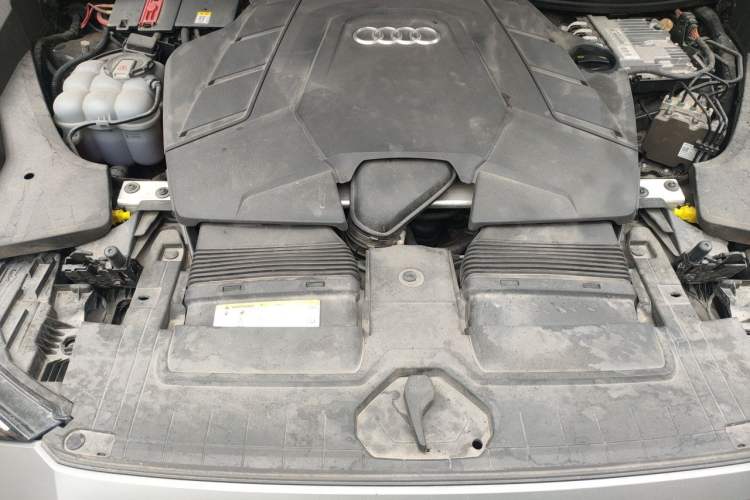Used Audi Q8 2019 55 TFSI Luxury Dynamic Model Engine Bay