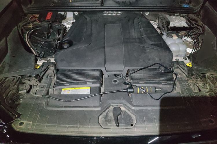 Used Audi Q8 2019 45 TFSI Luxury Prestige Edition Engine Bay