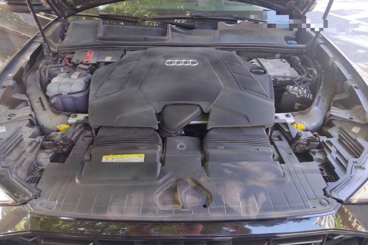 Used Audi Q8  Engine Bay