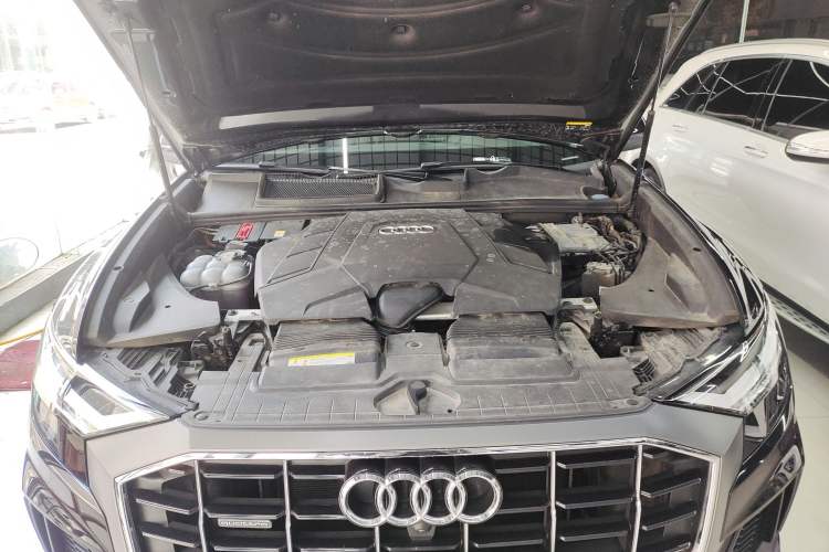 Used Audi Q8 2019 55 TFSI Luxury Dynamic Model Engine Bay