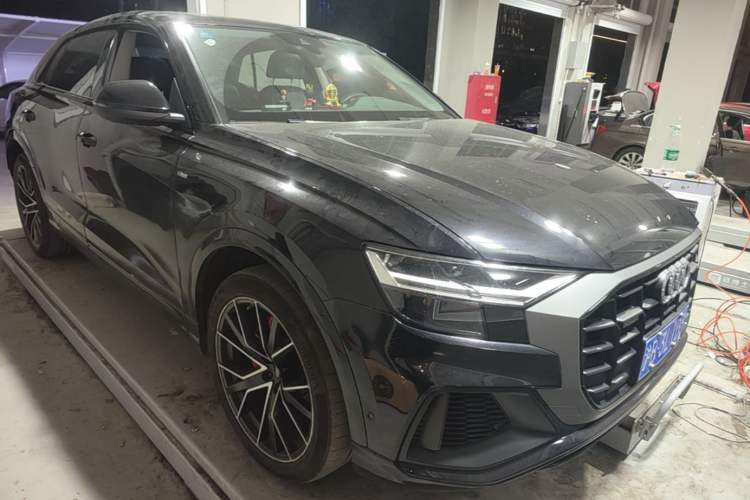 Used Audi Q8 2019 55 TFSI Prestige Dynamic Edition Front Right 45 Deg
