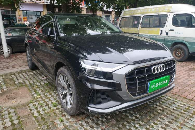 Used Audi Q8 2019 55 TFSI Luxury Dynamic Model Front Right 45 Deg