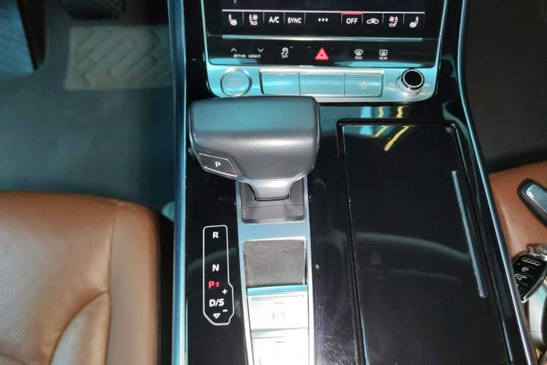 Used Audi Q8 2019 45 TFSI Luxury Prestige Edition Gear Lever