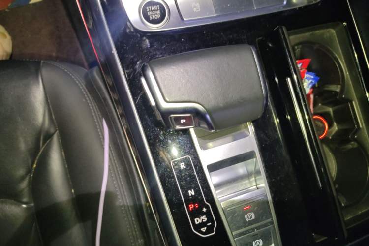 Used Audi Q8 2019 45 TFSI Luxury Prestige Edition Gear Lever